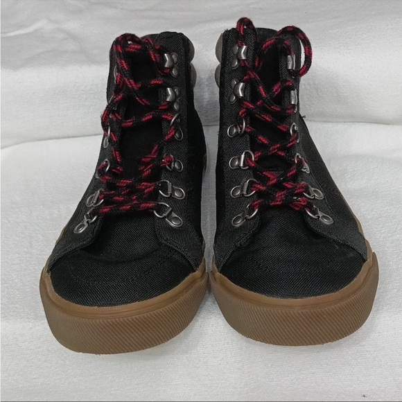 Old Navy Other - Old Navy canvas boots. Size 6